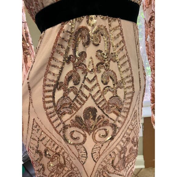 FOREVER UNIQUE 10 Dress, Long Sleeve, Plunging, Pink Gold Sequins NWT Homecoming - Picture 5 of 13